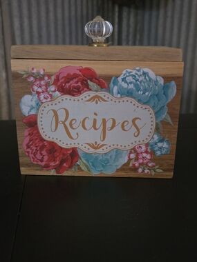 The Pioneer Woman Floral Recipes Box - Blue & Red Decorative Recipe Keeper